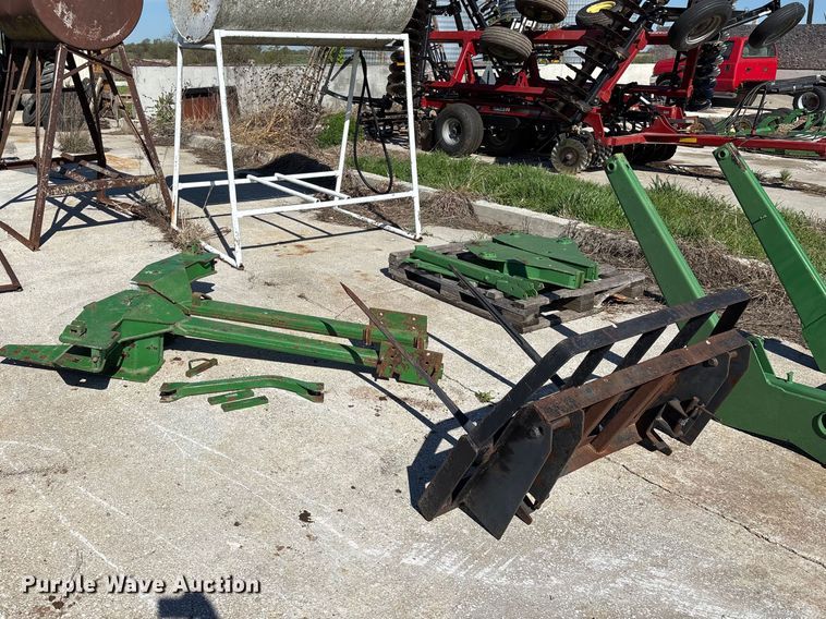 image for item FG0236 John Deere 640 loader parts