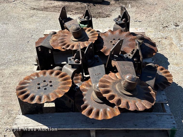 image for item FG0237 (13) no-till coulters