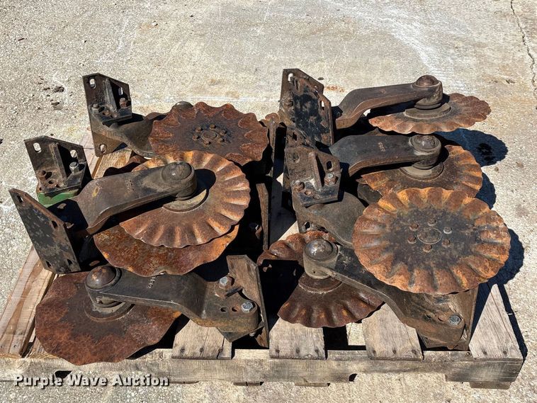 image for item FG0237 (13) no-till coulters