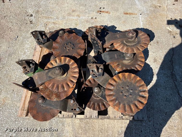 image for item FG0237 (13) no-till coulters