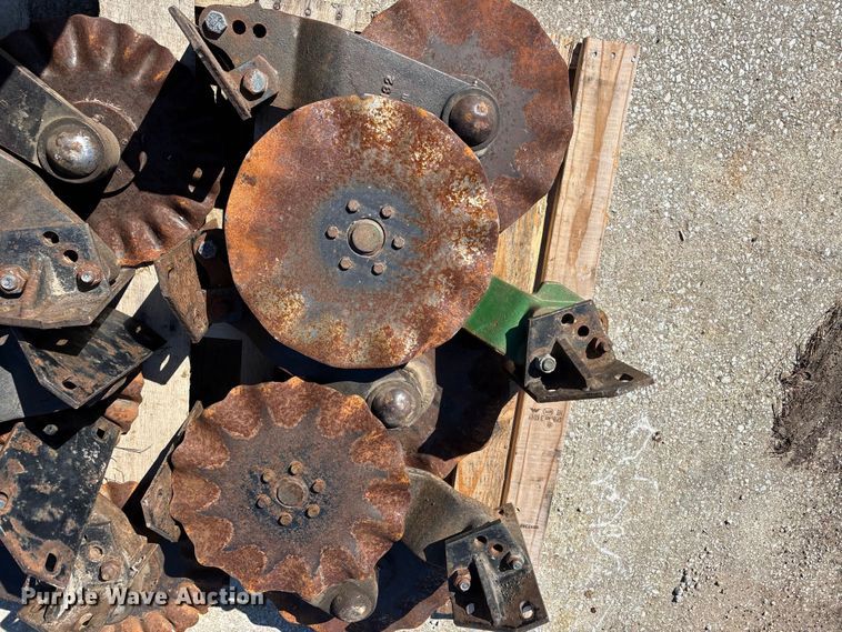 image for item FG0237 (13) no-till coulters