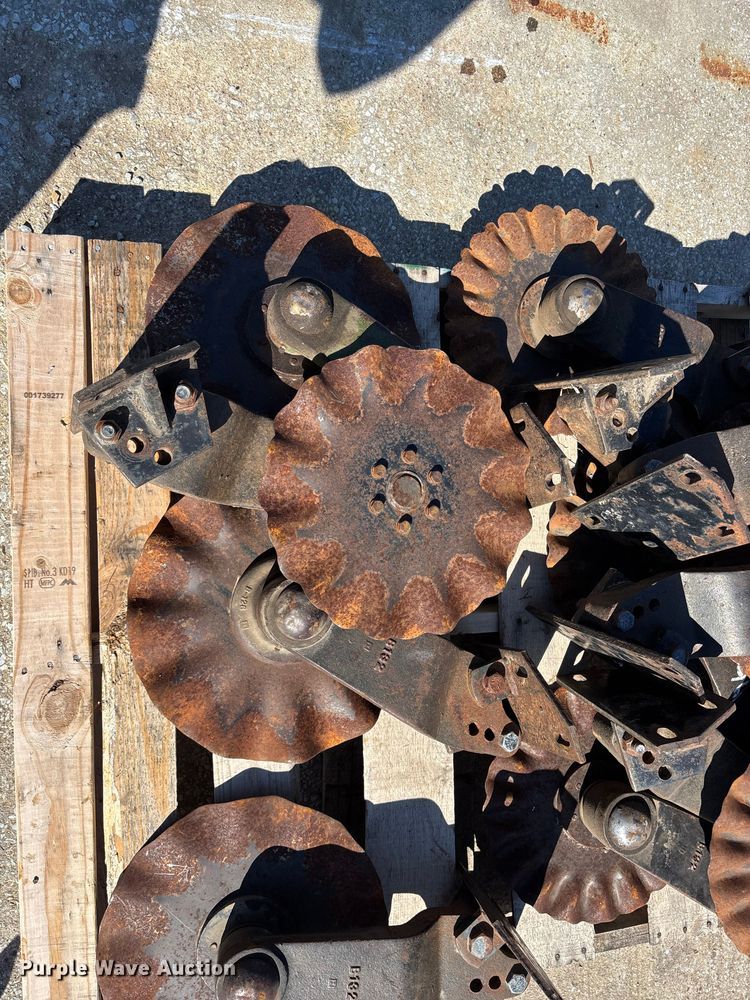 image for item FG0237 (13) no-till coulters