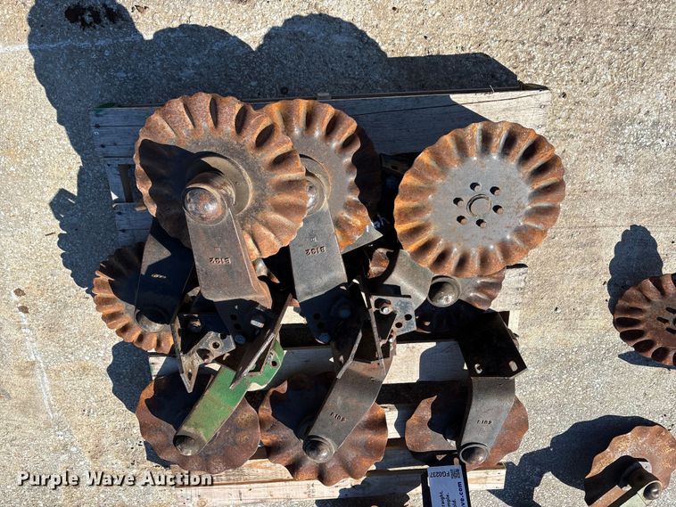 image for item FG0237 (13) no-till coulters