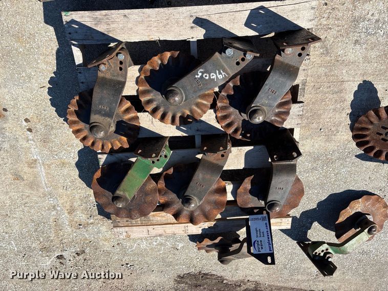 image for item FG0237 (13) no-till coulters