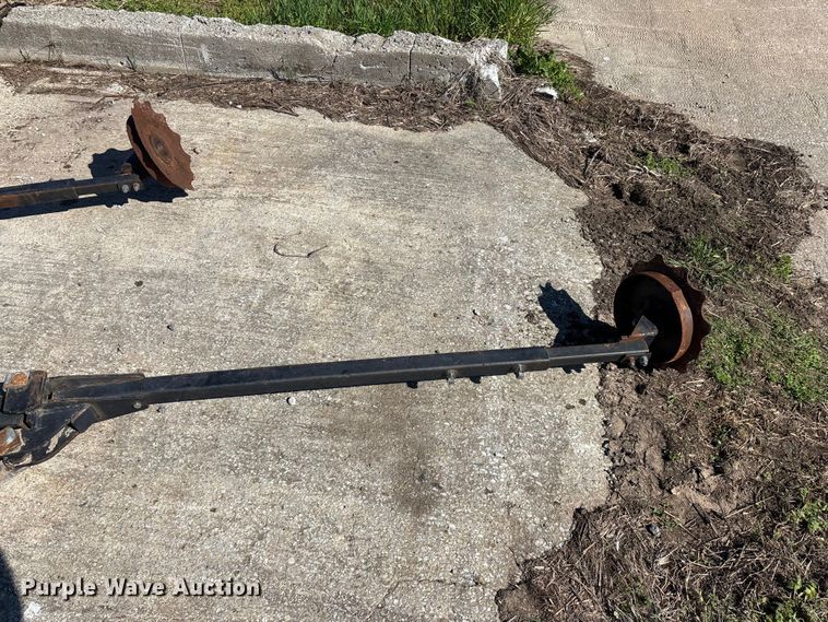 image for item FG0238 (2) Yetter row markers