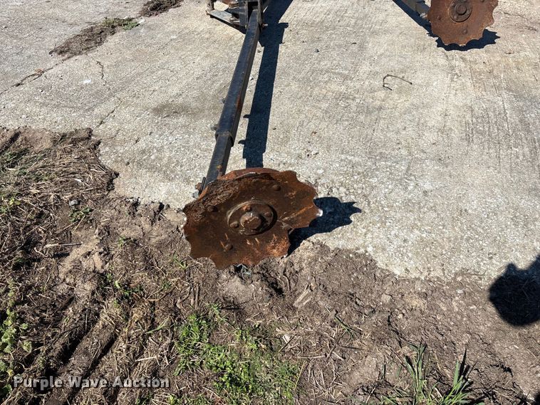 image for item FG0238 (2) Yetter row markers