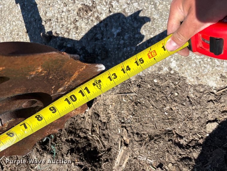 image for item FG0238 (2) Yetter row markers