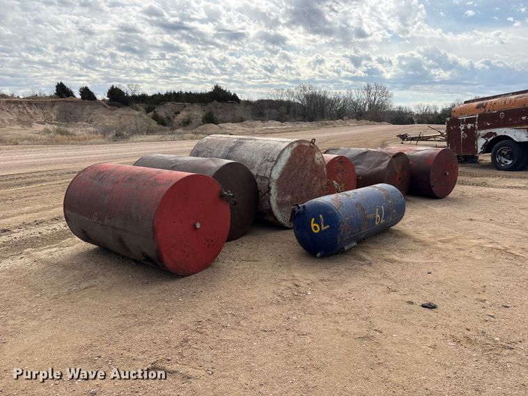 image for item FG2888 (7) fuel tanks