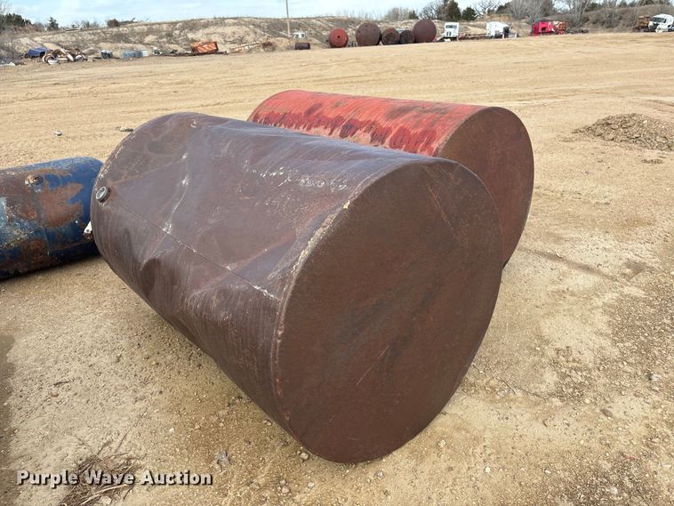 image for item FG2888 (7) fuel tanks