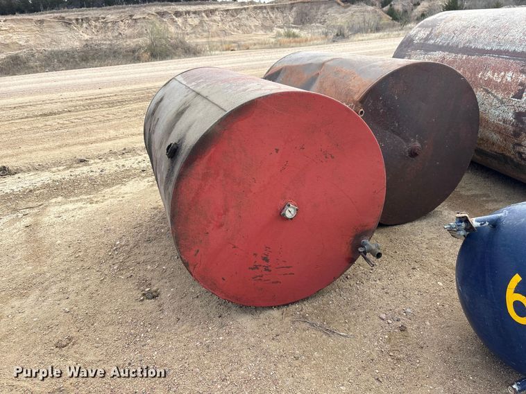 image for item FG2888 (7) fuel tanks