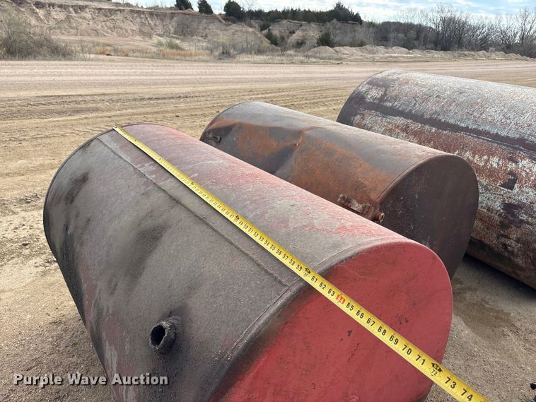 image for item FG2888 (7) fuel tanks
