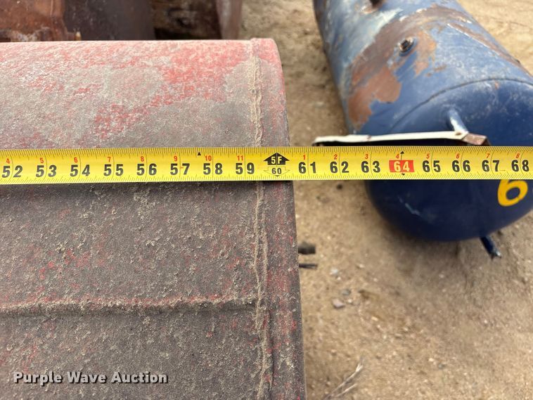 image for item FG2888 (7) fuel tanks