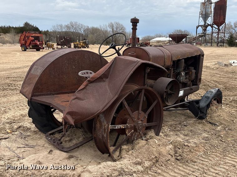 image for item FG2889 McCormick-Deering tractor
