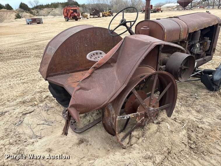 image for item FG2889 McCormick-Deering tractor