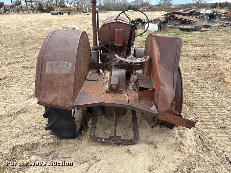 image for item FG2889 McCormick-Deering tractor