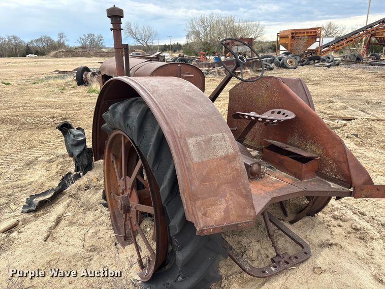 image for item FG2889 McCormick-Deering tractor