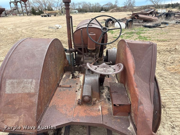 image for item FG2889 McCormick-Deering tractor