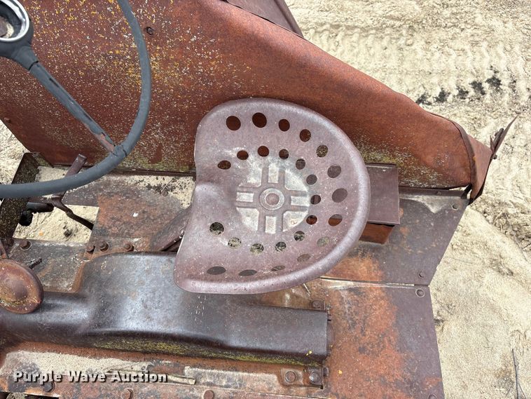 image for item FG2889 McCormick-Deering tractor