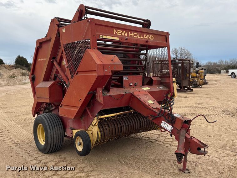 image for item FG2893 New Holland 851 round baler