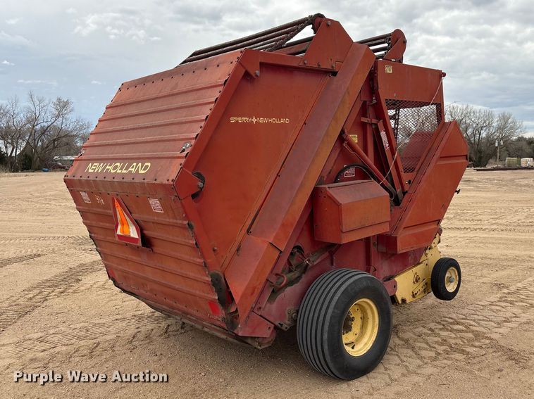 image for item FG2893 New Holland 851 round baler