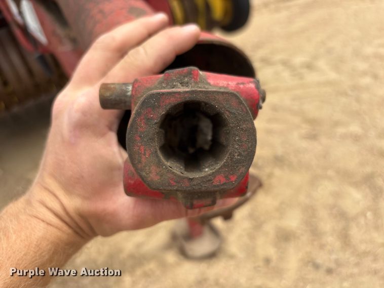 image for item FG2893 New Holland 851 round baler