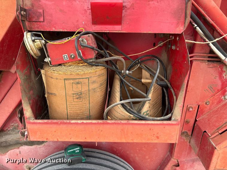 image for item FG2893 New Holland 851 round baler