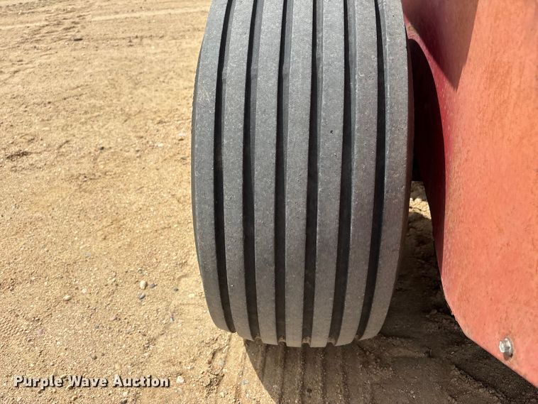 image for item FG2893 New Holland 851 round baler