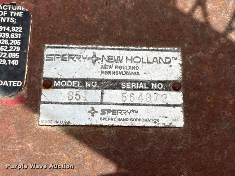 image for item FG2893 New Holland 851 round baler