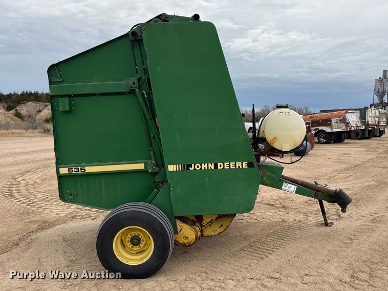 image for item FG2894 John Deere 535 round baler