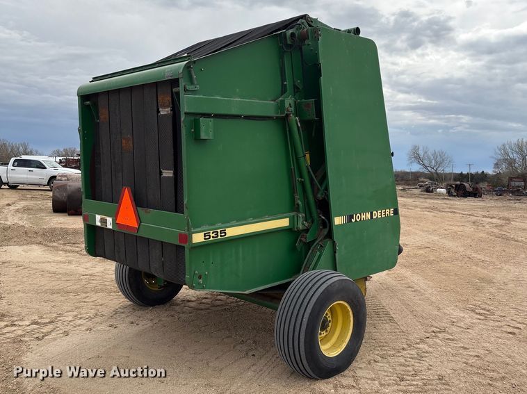 image for item FG2894 John Deere 535 round baler