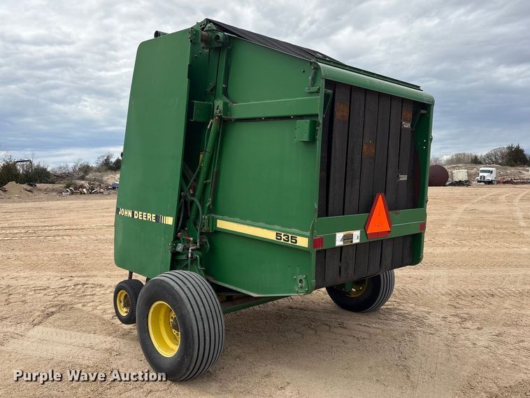 image for item FG2894 John Deere 535 round baler