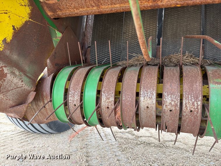 image for item FG2894 John Deere 535 round baler