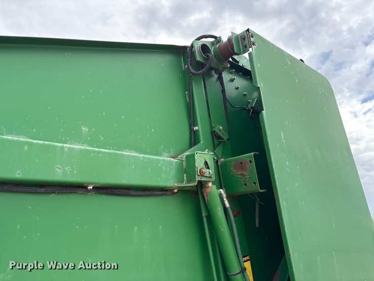 image for item FG2894 John Deere 535 round baler