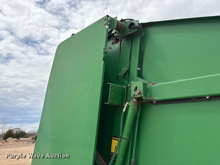 image for item FG2894 John Deere 535 round baler