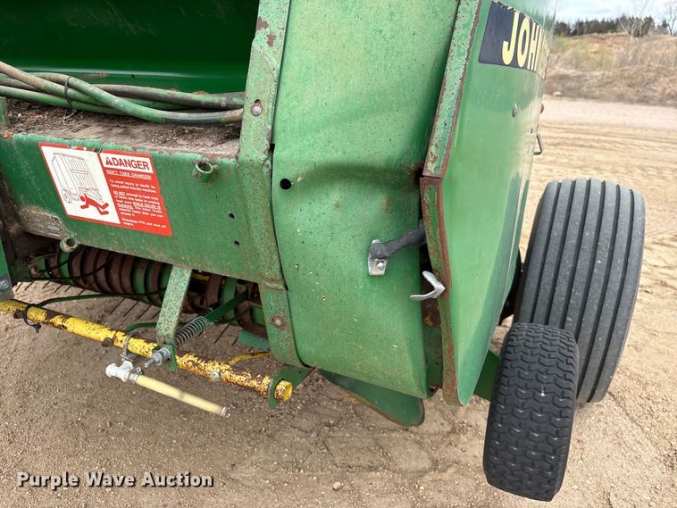 image for item FG2894 John Deere 535 round baler