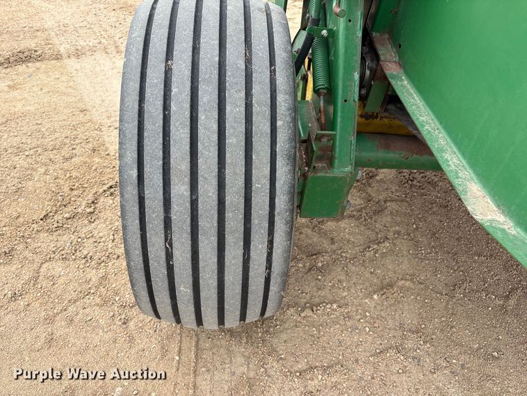 image for item FG2894 John Deere 535 round baler