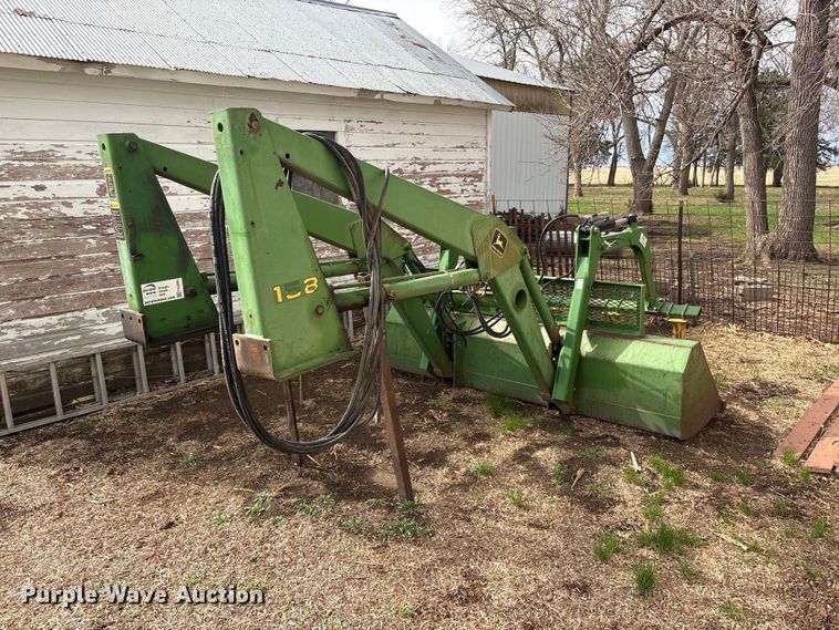 image for item FG2895 John Deere 158 loader with grapple