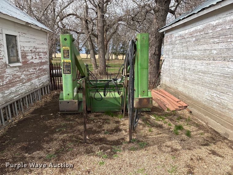 image for item FG2895 John Deere 158 loader with grapple