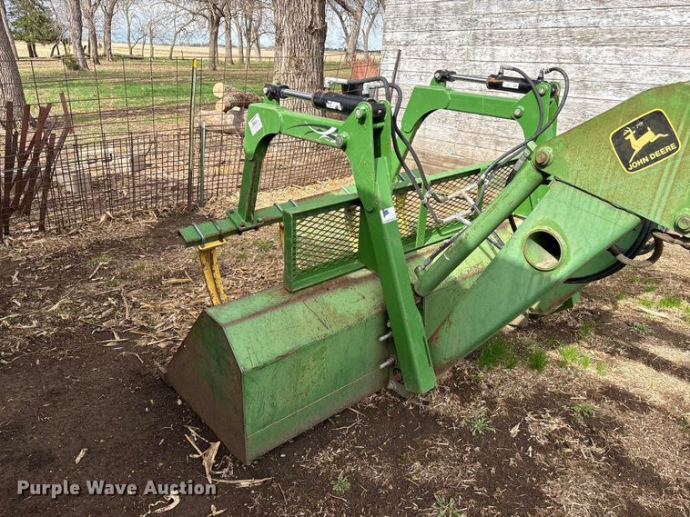 image for item FG2895 John Deere 158 loader with grapple
