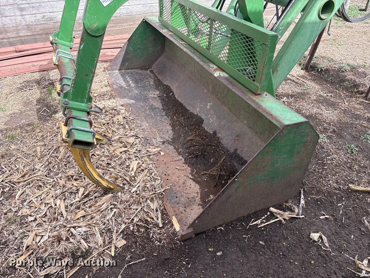 image for item FG2895 John Deere 158 loader with grapple