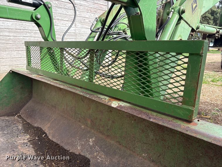 image for item FG2895 John Deere 158 loader with grapple