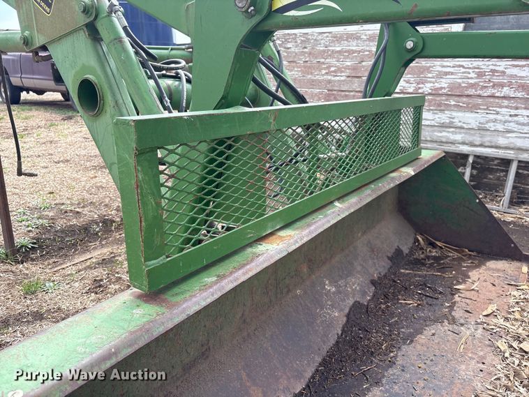 image for item FG2895 John Deere 158 loader with grapple