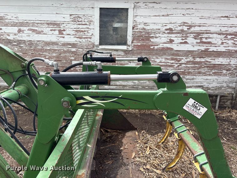 image for item FG2895 John Deere 158 loader with grapple
