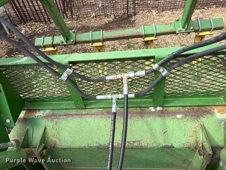 image for item FG2895 John Deere 158 loader with grapple