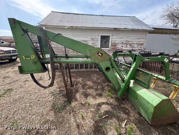image for item FG2895 John Deere 158 loader with grapple