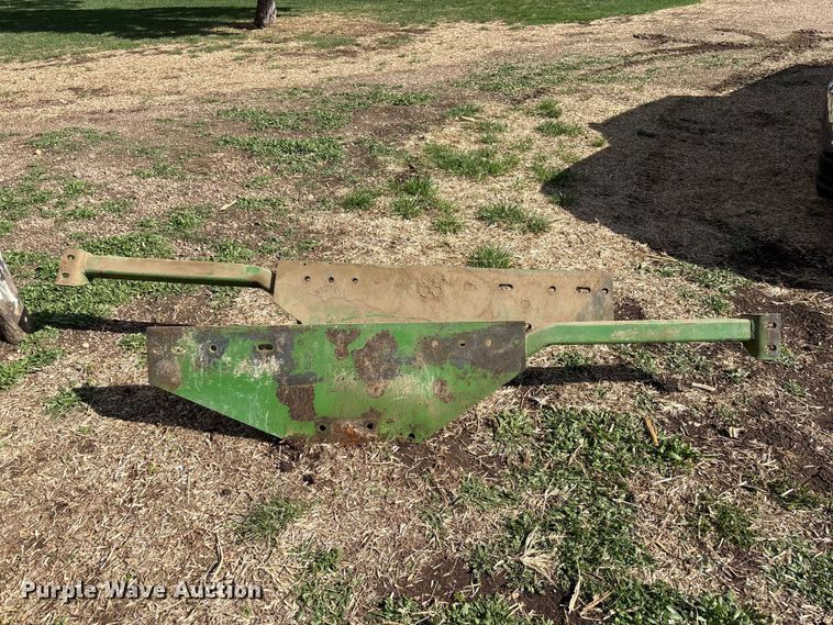 image for item FG2895 John Deere 158 loader with grapple