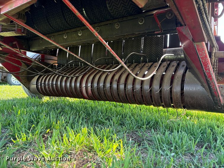 image for item FG2897 Case IH 8465A round baler