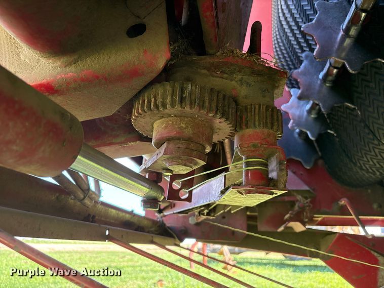 image for item FG2897 Case IH 8465A round baler