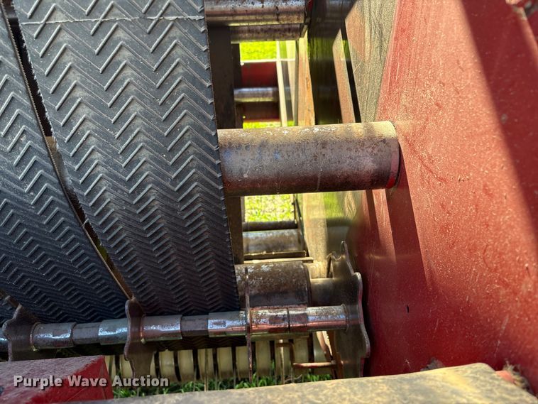 image for item FG2897 Case IH 8465A round baler
