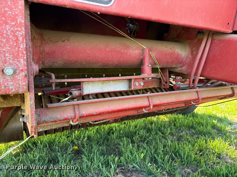 image for item FG2897 Case IH 8465A round baler